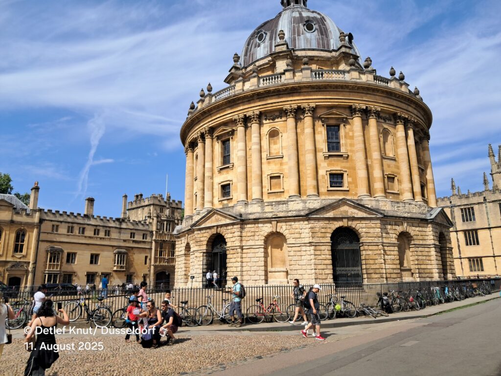 »Der junge Inspektor Morse« - Komplett-Box mit 22 DVD 37 Oxford ©Detlef Knut, Düsseldorf 2025