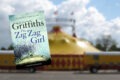 »The Zig Zag Girl« von Elly Griffiths 10 The Zig Zag Girl